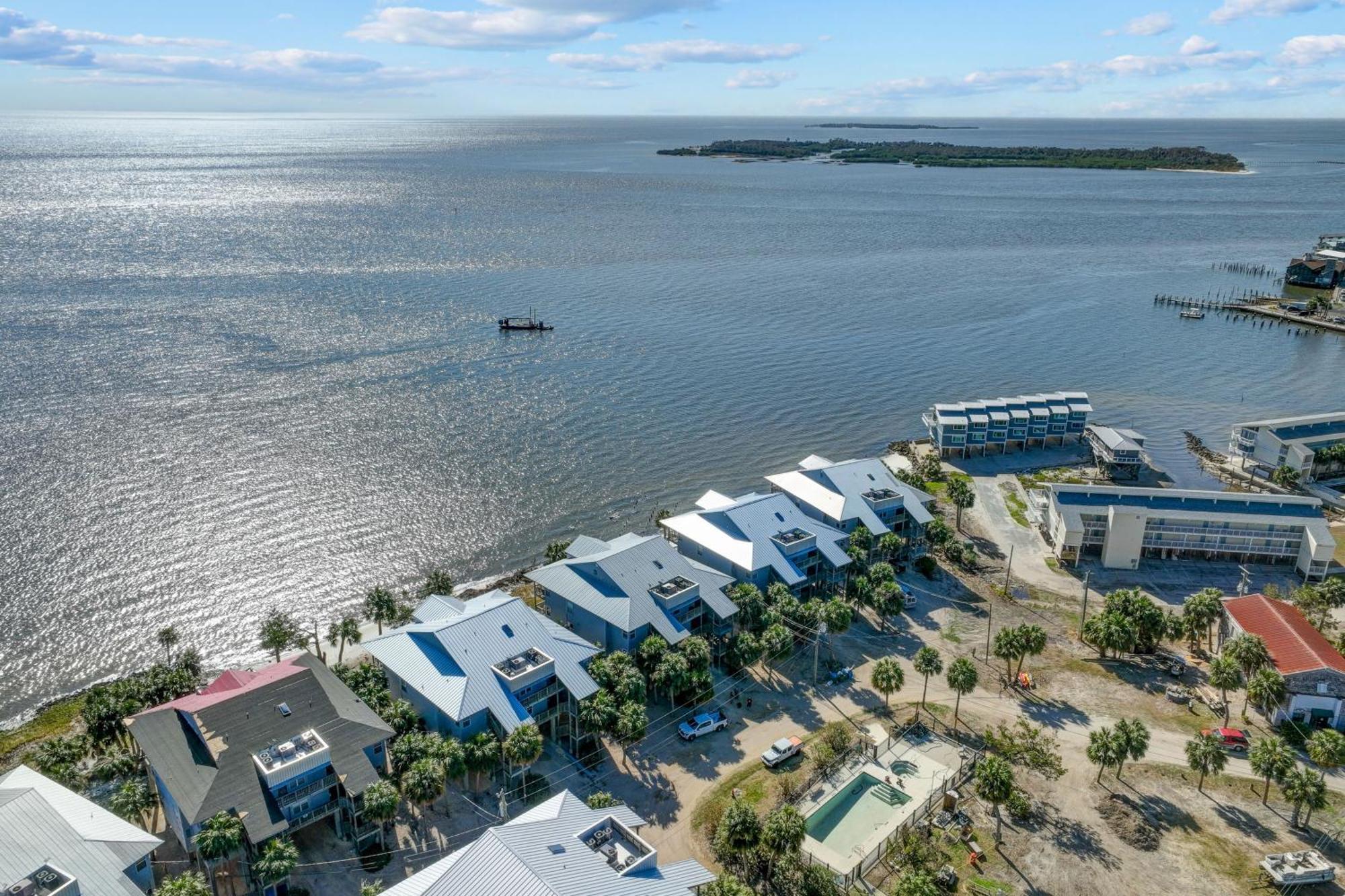 Beachfront Cedar Key Retreat With Pool Access! Exteriér fotografie