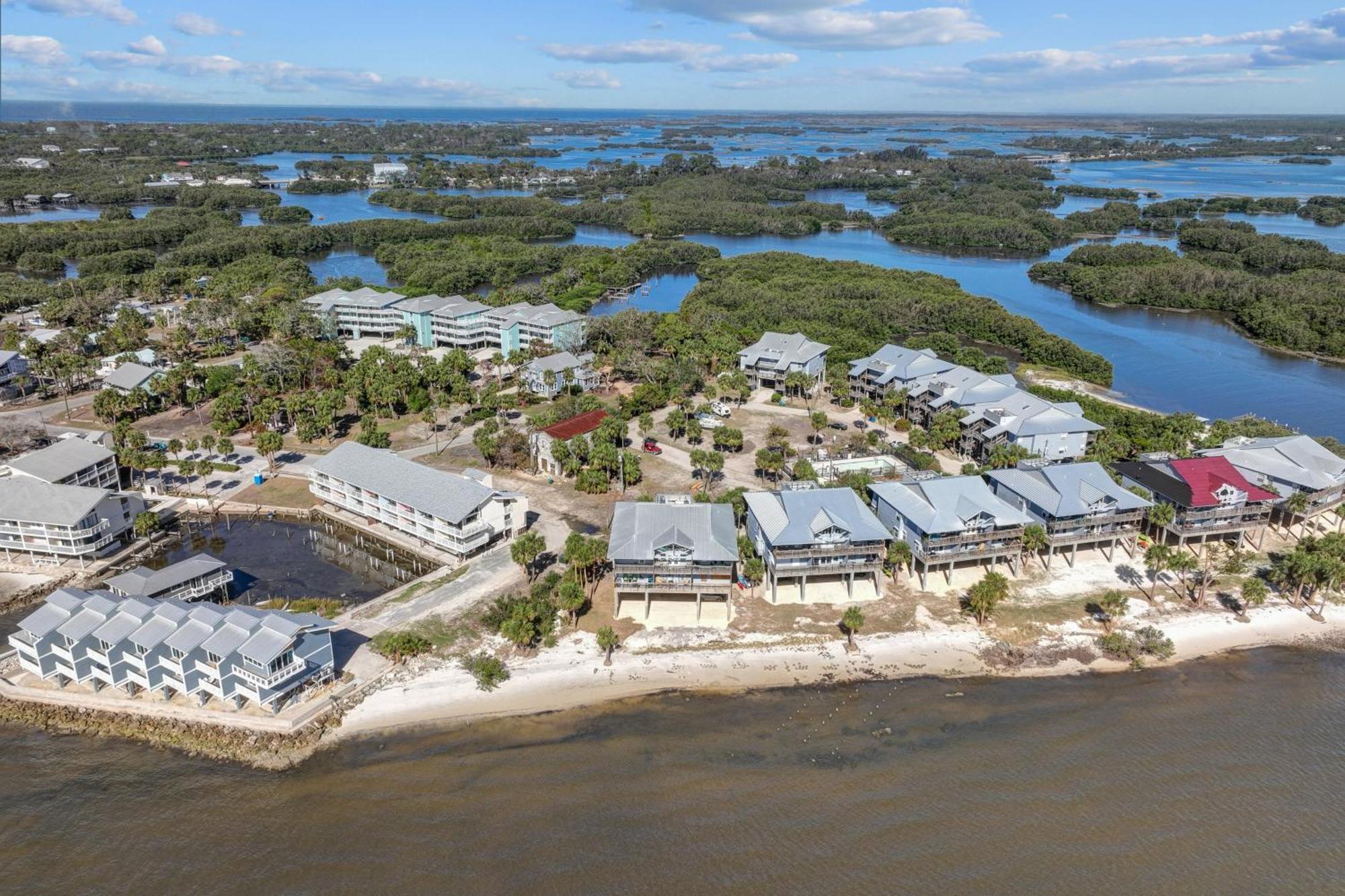 Beachfront Cedar Key Retreat With Pool Access! Exteriér fotografie
